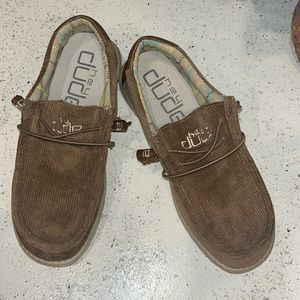 Brand new in box, never worn. The color is Corduroy Nut. Men’s size 7.